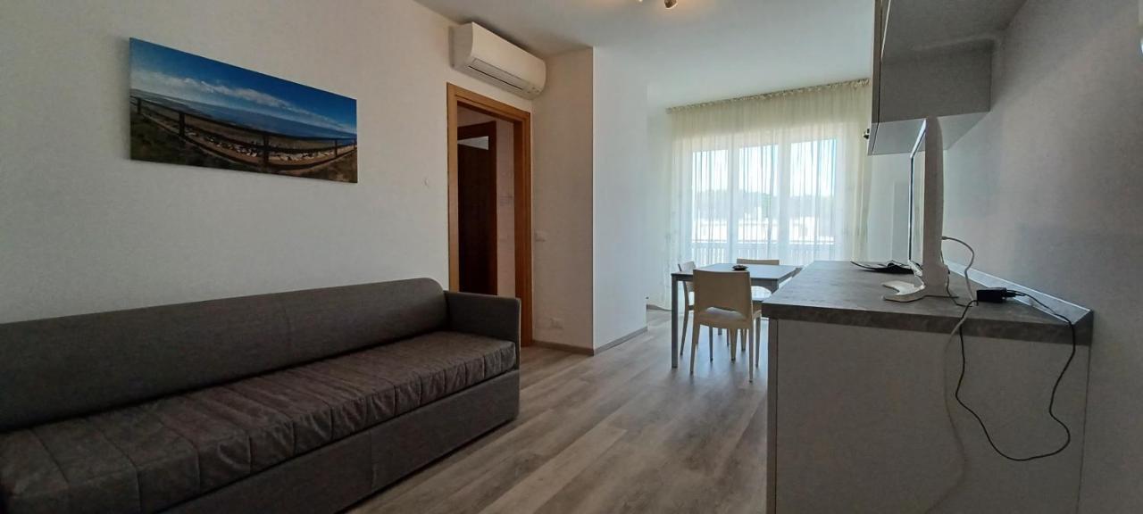 Casa Bivi - Apartments With 1 And 2 Bedrooms - Click Here For More Availabilities 利尼亚诺萨比亚多罗 外观 照片