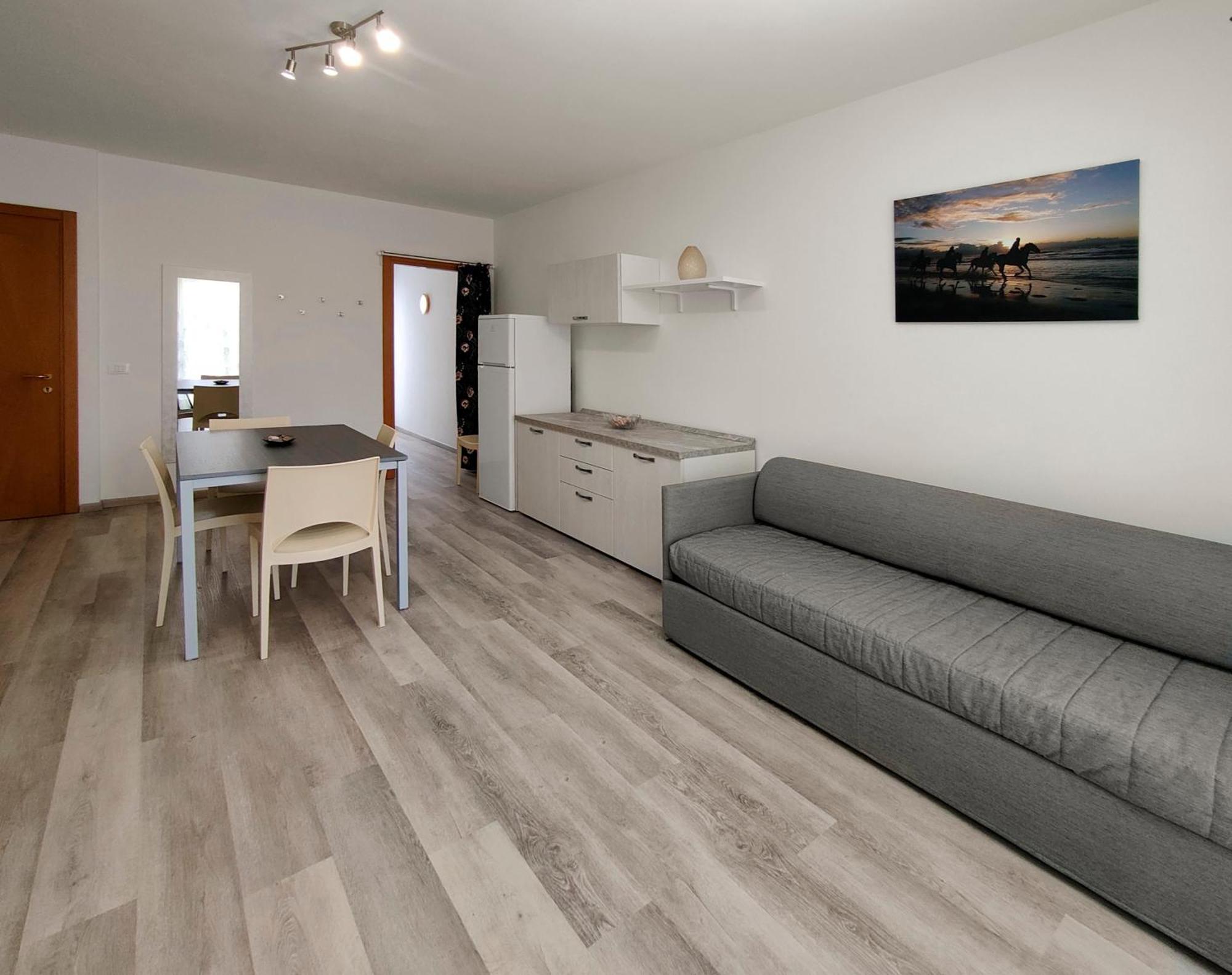 Casa Bivi - Apartments With 1 And 2 Bedrooms - Click Here For More Availabilities 利尼亚诺萨比亚多罗 外观 照片