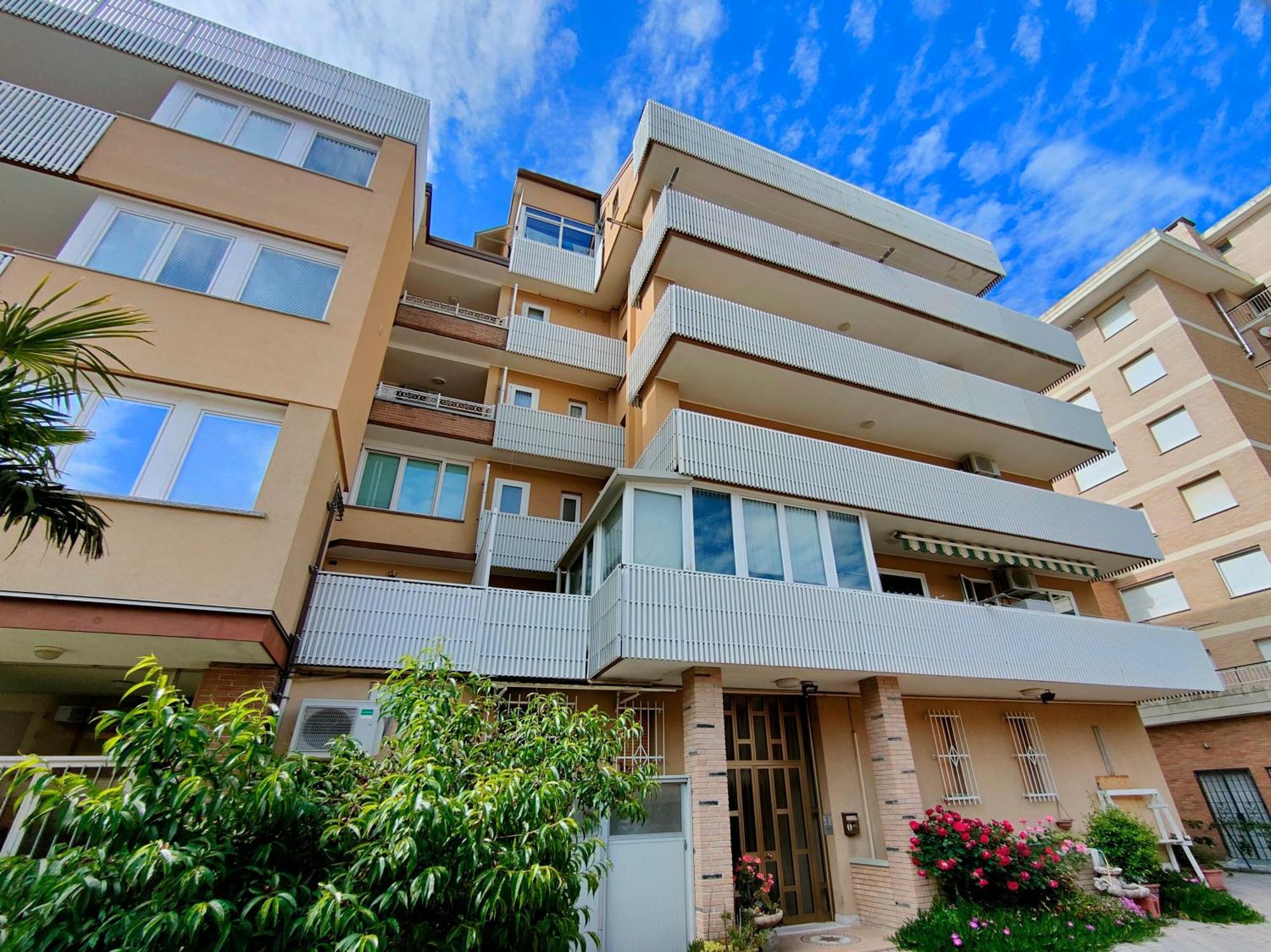 Casa Bivi - Apartments With 1 And 2 Bedrooms - Click Here For More Availabilities 利尼亚诺萨比亚多罗 外观 照片